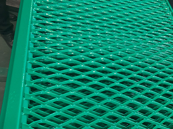 高速公路防眩網(wǎng)圖片2 高速公路防眩網(wǎng)圖片2