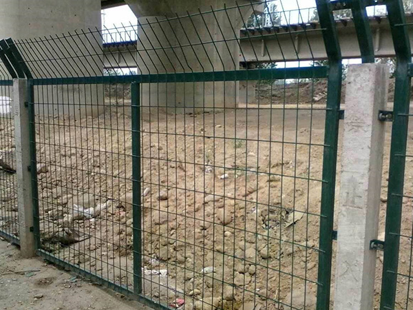 高鐵防護柵欄圖片2 高鐵防護柵欄圖片2