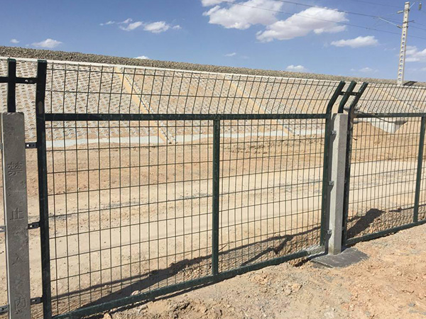 高鐵防護柵欄圖片3 高鐵防護柵欄圖片3