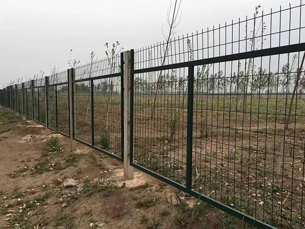 高鐵防護柵欄圖片4 高鐵防護柵欄圖片4