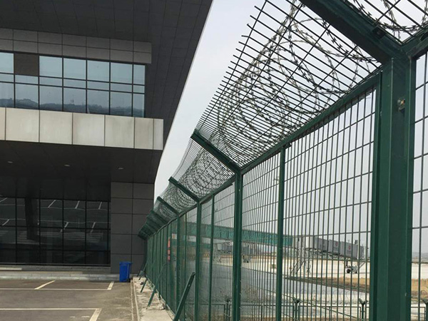 機場鋼筋網圍界案例展示圖片2 機場鋼筋網圍界案例展示圖片2