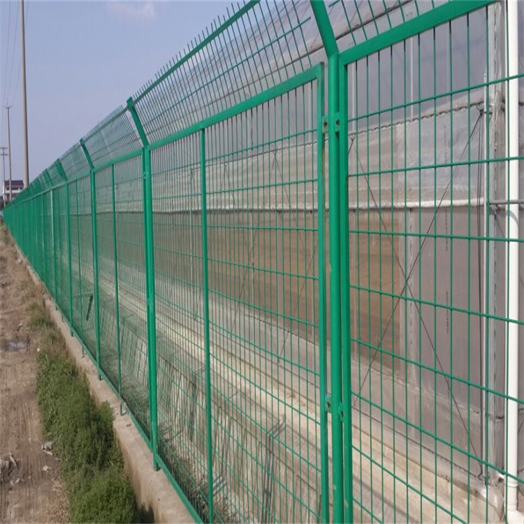 綠化帶防護網(wǎng)案例展示圖片3 綠化帶防護網(wǎng)案例展示圖片3