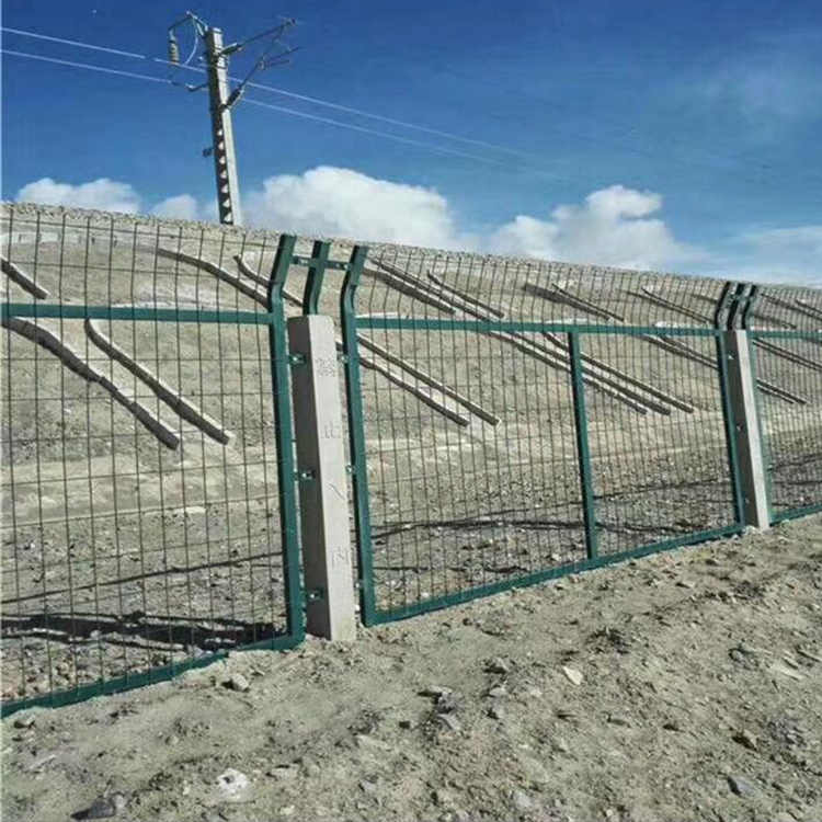 8001鐵路護(hù)欄網(wǎng)安裝人工報(bào)價(jià)圖片2