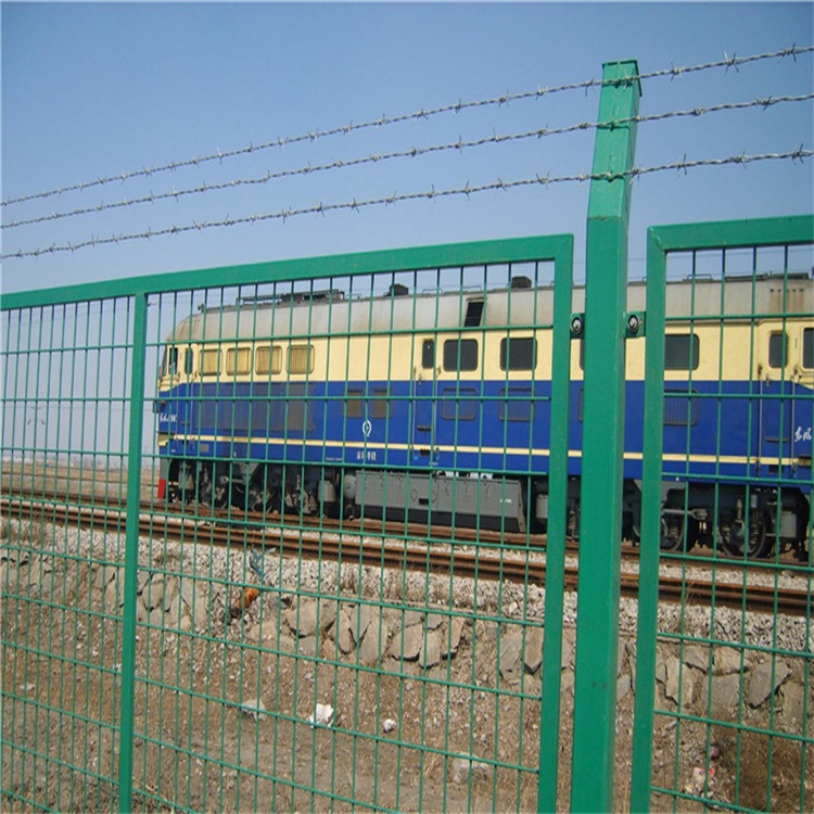 8001鐵路護(hù)欄網(wǎng)安裝人工報(bào)價(jià)圖片3