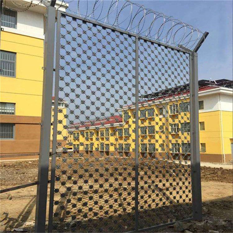 監獄梅花刺隔離網墻圖片2