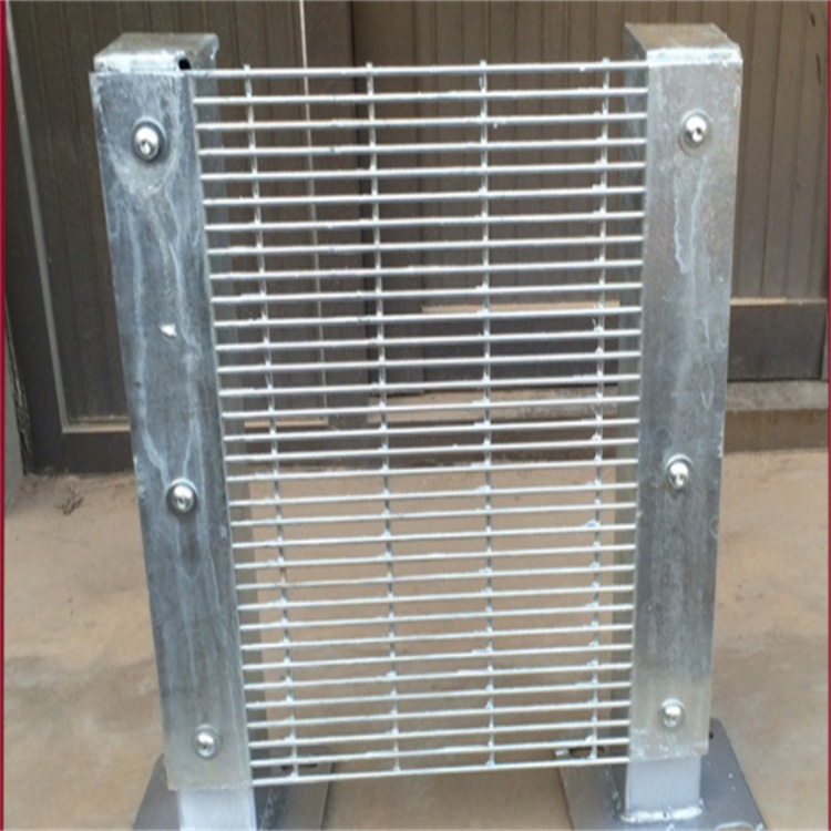 禁區(qū)鍍鋅358監(jiān)獄防攀爬網(wǎng)圖片3 禁區(qū)鍍鋅358監(jiān)獄防攀爬網(wǎng)圖片3