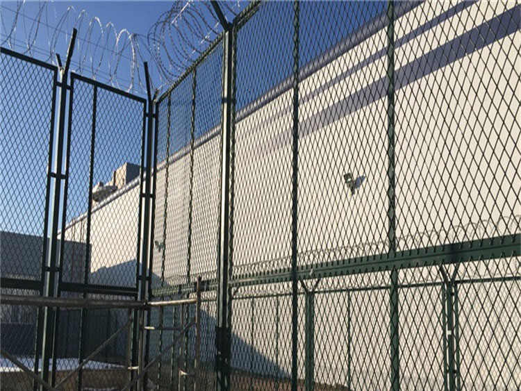 加高隔離網墻 加高隔離網墻