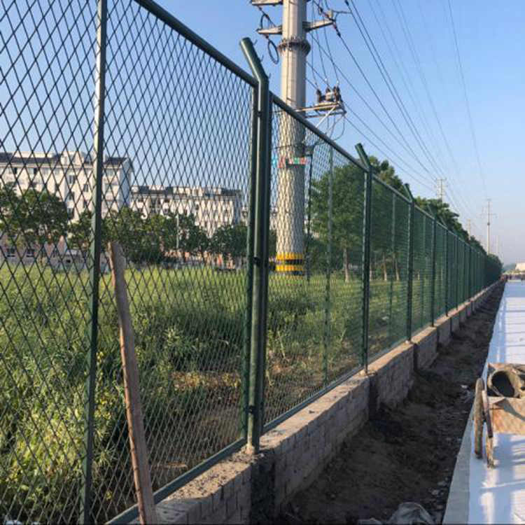 保稅區(qū)巡邏道圍網(wǎng)承包價格圖片2 保稅區(qū)巡邏道圍網(wǎng)承包價格圖片2