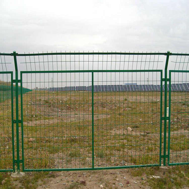 場區(qū)圍欄18631858321