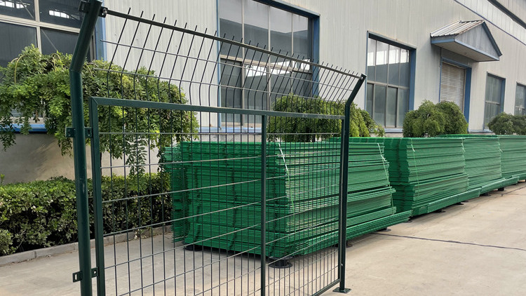 浸塑護欄網定制18631858321 浸塑護欄網定制18631858321