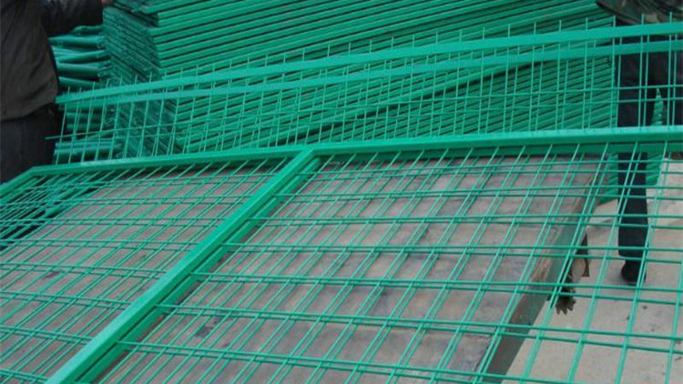 浸塑護(hù)欄網(wǎng)18631858321 浸塑護(hù)欄網(wǎng)18631858321