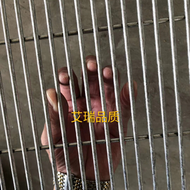 放風場鍍鋅358通道密紋網(wǎng)監(jiān)獄防攀爬網(wǎng)圖片3