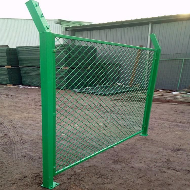 斜方孔護欄網圖片4 斜方孔護欄網圖片4