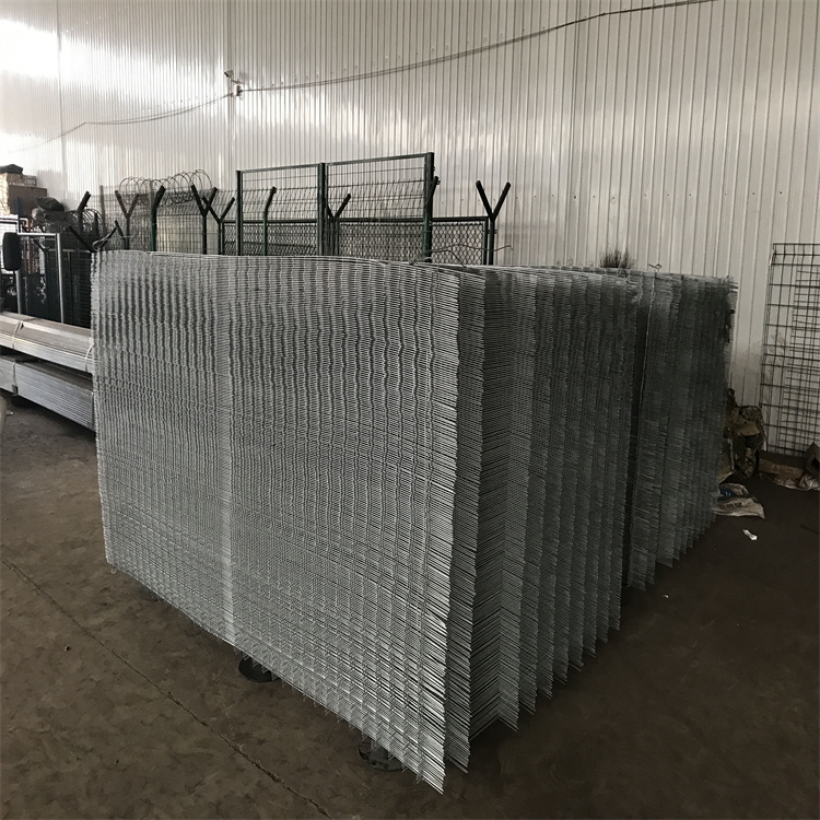 高速公路熱鍍鋅護(hù)欄網(wǎng)圖片4 高速公路熱鍍鋅護(hù)欄網(wǎng)圖片4