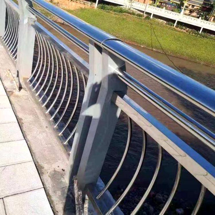 橋梁防撞護(hù)欄圖片2 橋梁防撞護(hù)欄圖片2