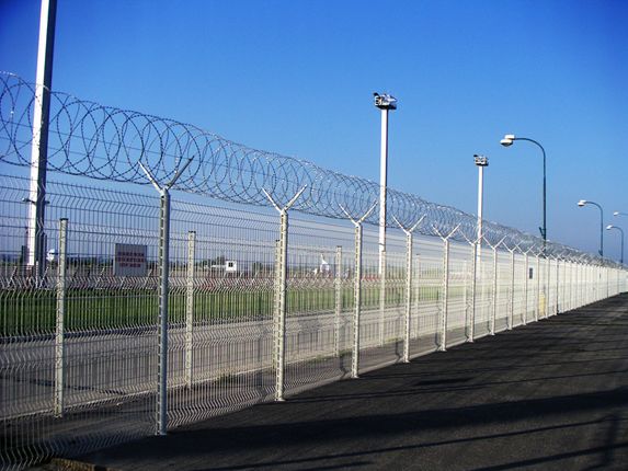 機場隔離圍欄網(wǎng)圖片3 機場隔離圍欄網(wǎng)圖片3