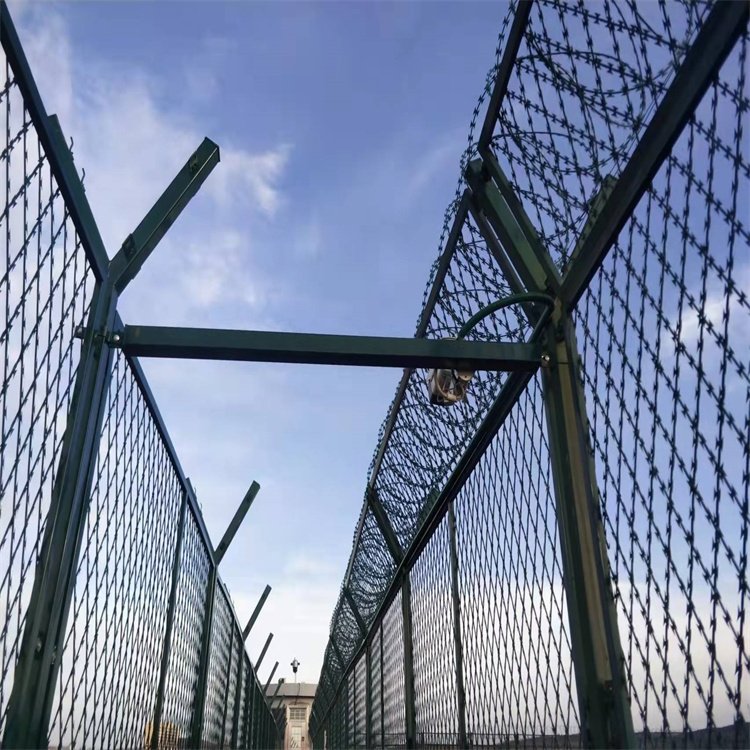 焊接刀片刺網圖片4 焊接刀片刺網圖片4